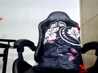 lizbigtits avatar