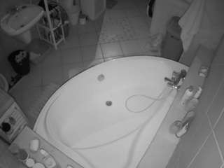 voyeurcam-julmodels-bath-1st-1 avatar