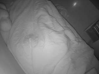 voyeurcam-julmodels-greybed-2 avatar