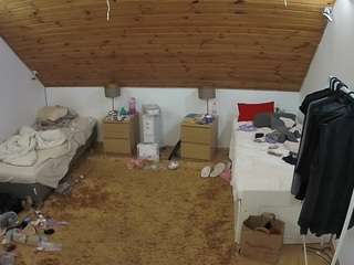 voyeurcam-julmodels-whitebed-3 avatar