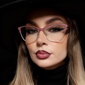 Anya_rosses1 avatar