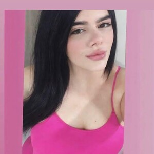 Carolinee69 avatar