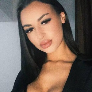 Ella_Luxe avatar