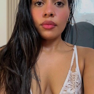 KissMeSara avatar