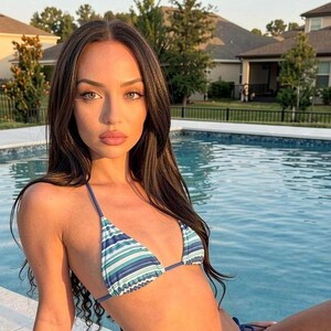 AnaFoxx avatar