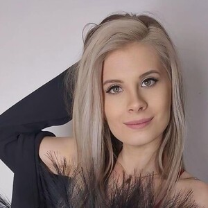 KristineLips avatar