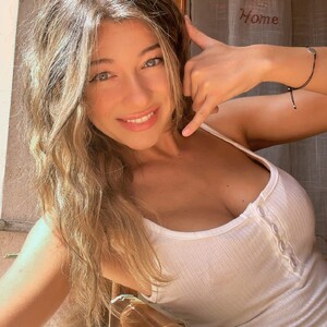 Lenamuti25 avatar