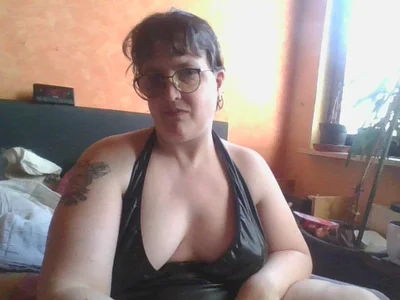 ladyfrombonn avatar