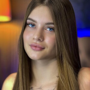 LuisaClover avatar