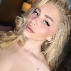 WhitneyAndrew avatar