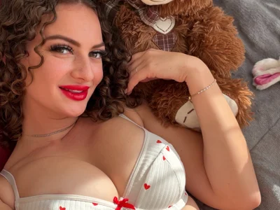 CurlyChloe avatar