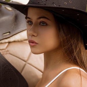 BELLA_ROSEMAR avatar