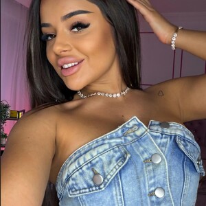 Ellaacandy avatar
