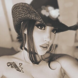 EMMEL1NE avatar