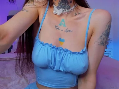 LoraPalms avatar