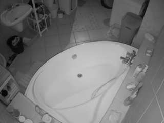 voyeurcam-julmodels-bath-1st-1 avatar
