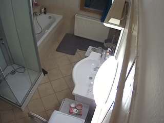 voyeurcam-julmodels-bath-2nd-2 avatar