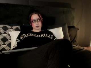 adeelinee avatar