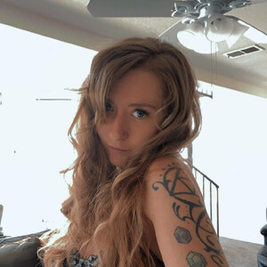 AdalinaRae avatar