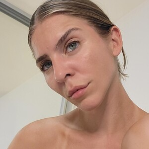 BELLA_