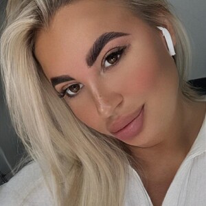 Cara__Harris