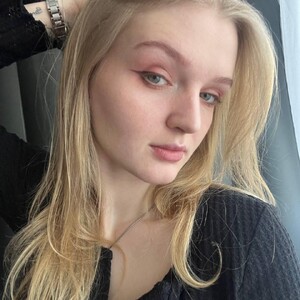 Lovely_Ari avatar