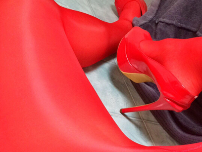 Slave_Pantyhose avatar