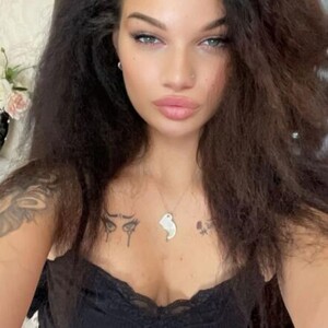 Allisonn avatar