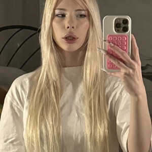 DollLola avatar