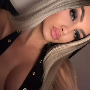 EvelynTaisia avatar