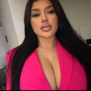 Julia____ avatar