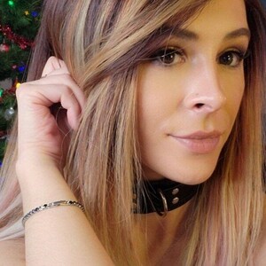 JenLovesXO avatar