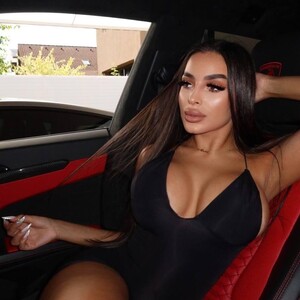 SluttyMaddy avatar