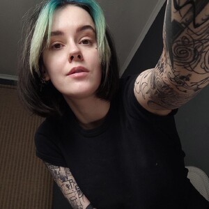CUMpotikEve avatar