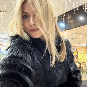 velvet_49 avatar