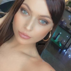 SkarletSpice avatar
