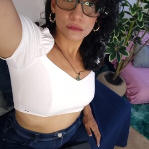 Elliee1 avatar