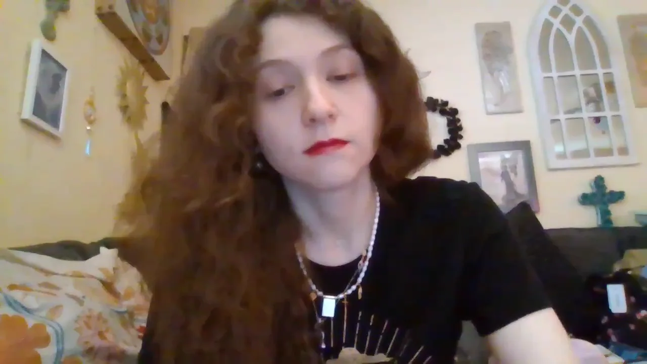 cam4__QueenCrimson recording