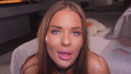 Thumbnail for AlexisGrays