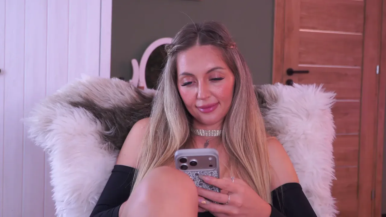 Thumbnail for JoanneXOXO